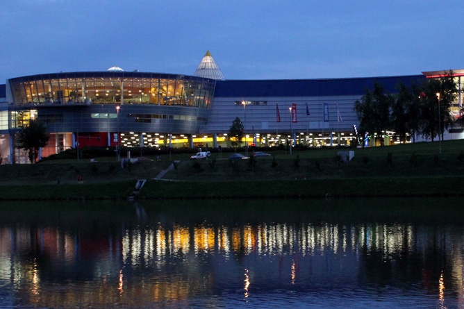 banner europark by night